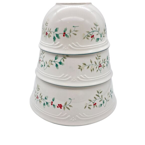 Pfaltzgraff Winterberry nesting bowls set of 3 Christmas mixing bowls ceramic - Picture 1 of 7